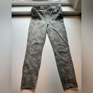 Green camo spanx, ankle length size large